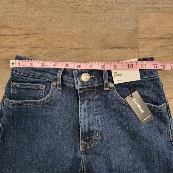 EXPRESS Size 00 MIDI HIGH RISE Original Raw Hem Denim Jean Shorts NWT - Picture 5 of 7